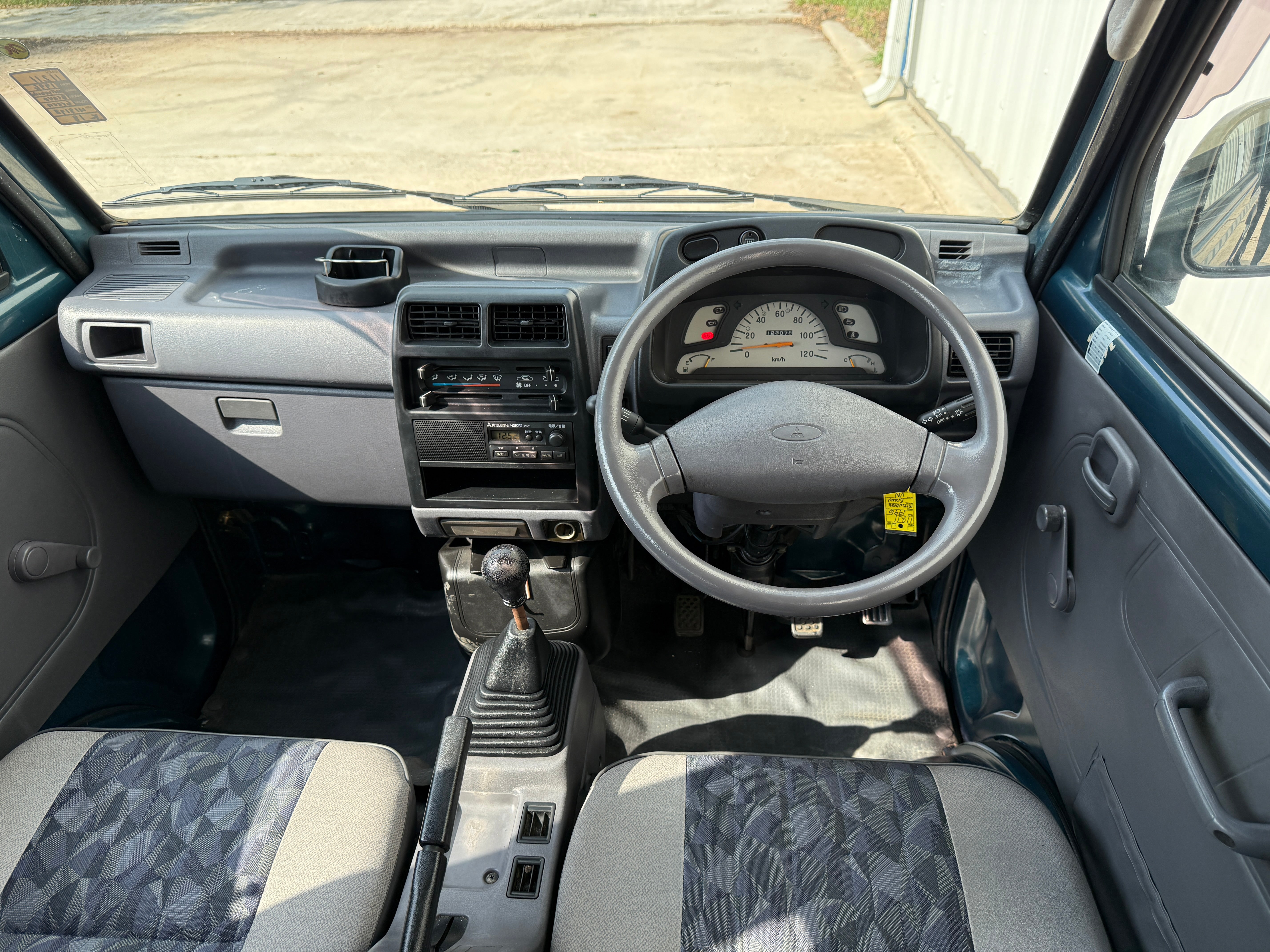 1996 Mitsubishi Bravo
