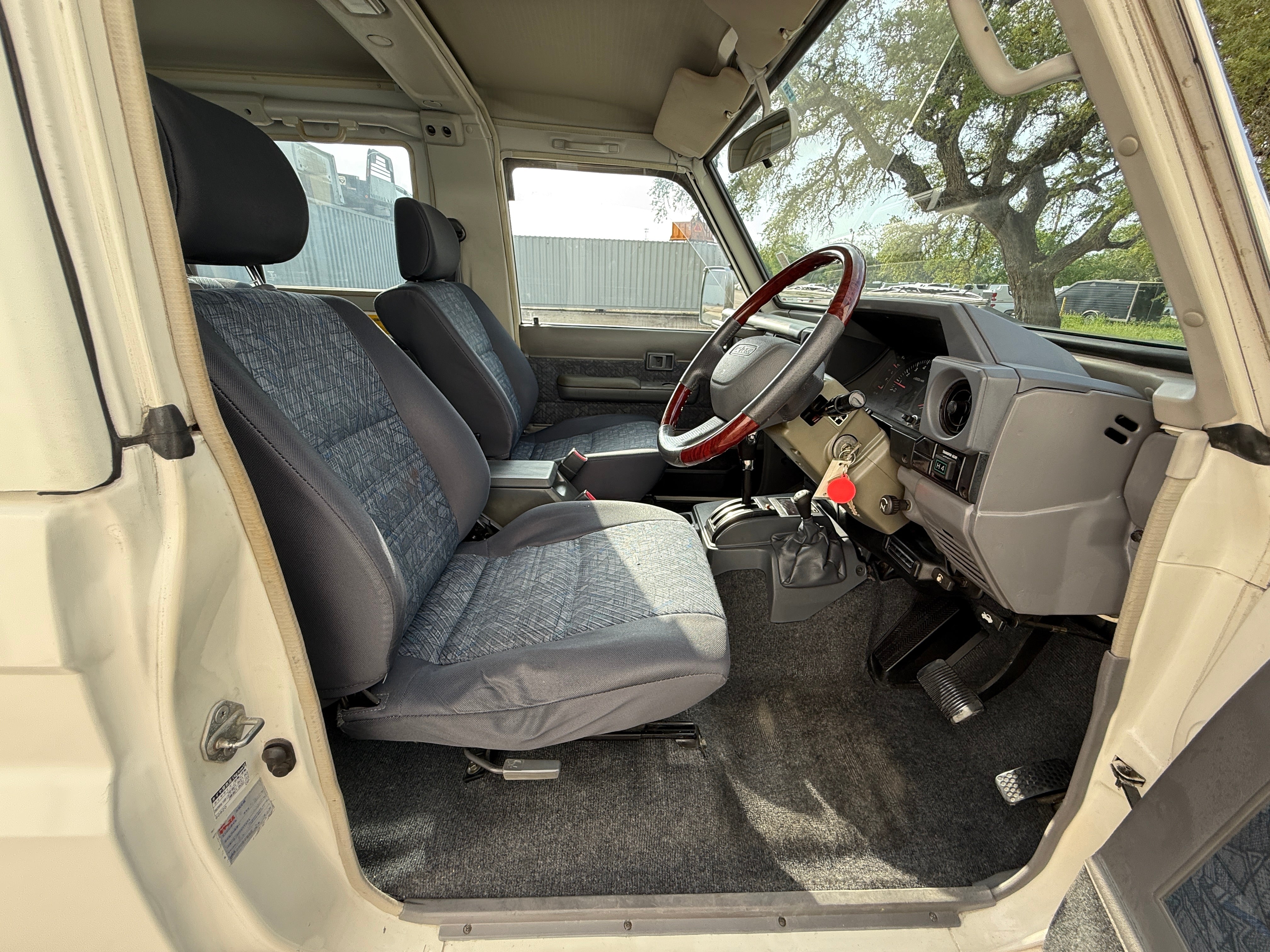 1999 Toyota Land Cruiser HZJ74 4x4 Diesel