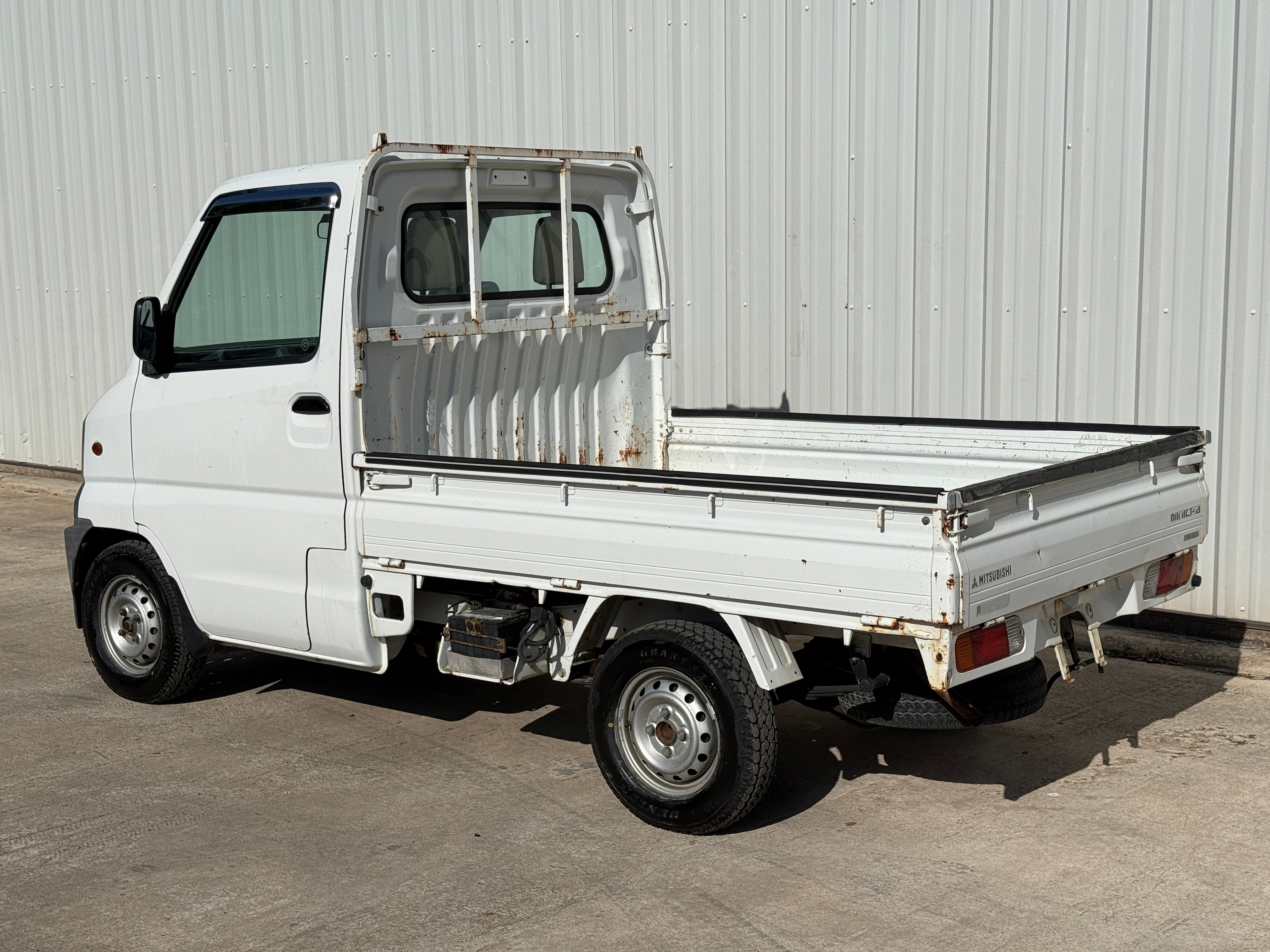 2000 Mitsubishi Minicab 4WD A/C