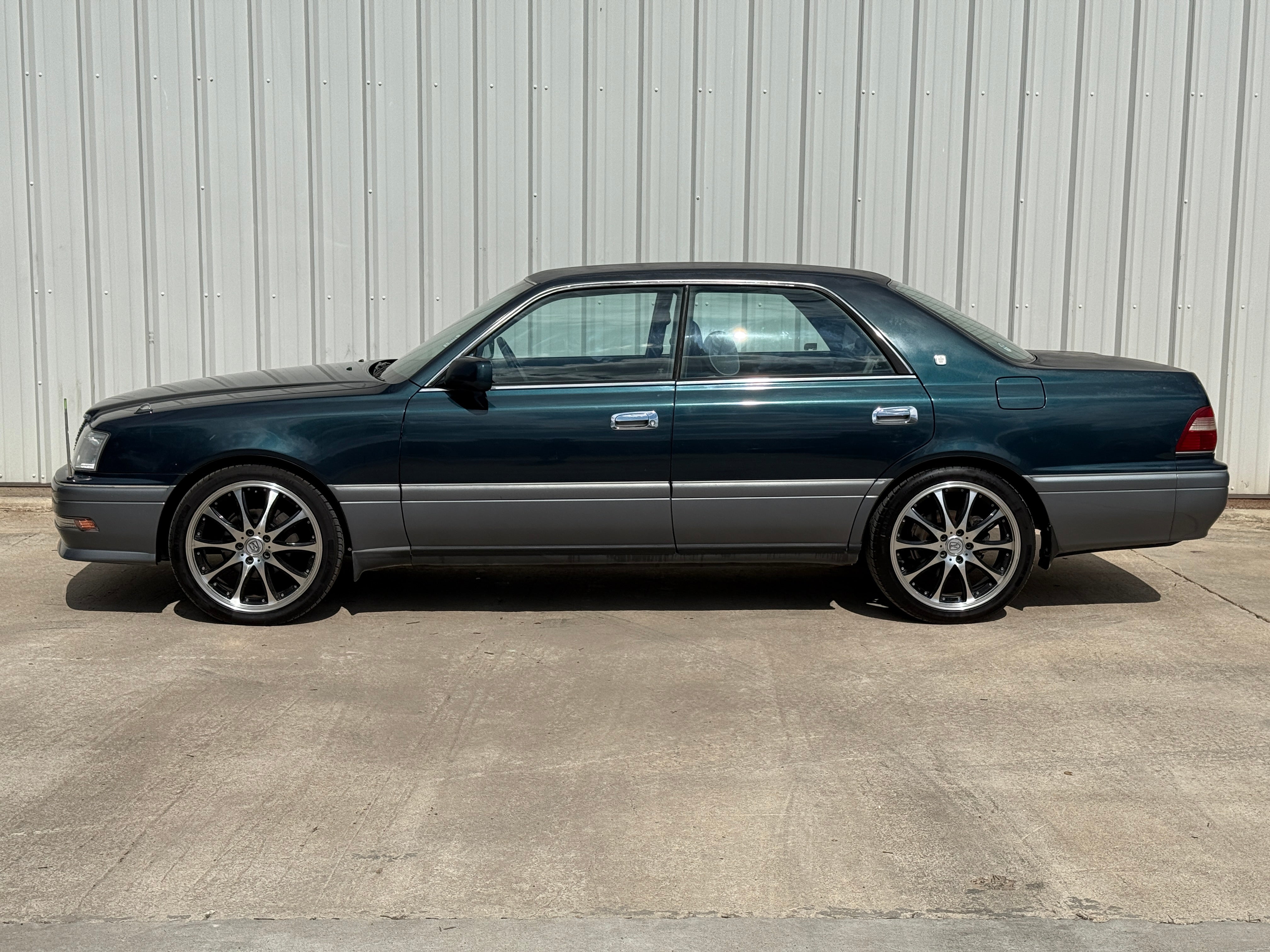 1995 Toyota Crown Royal Saloon