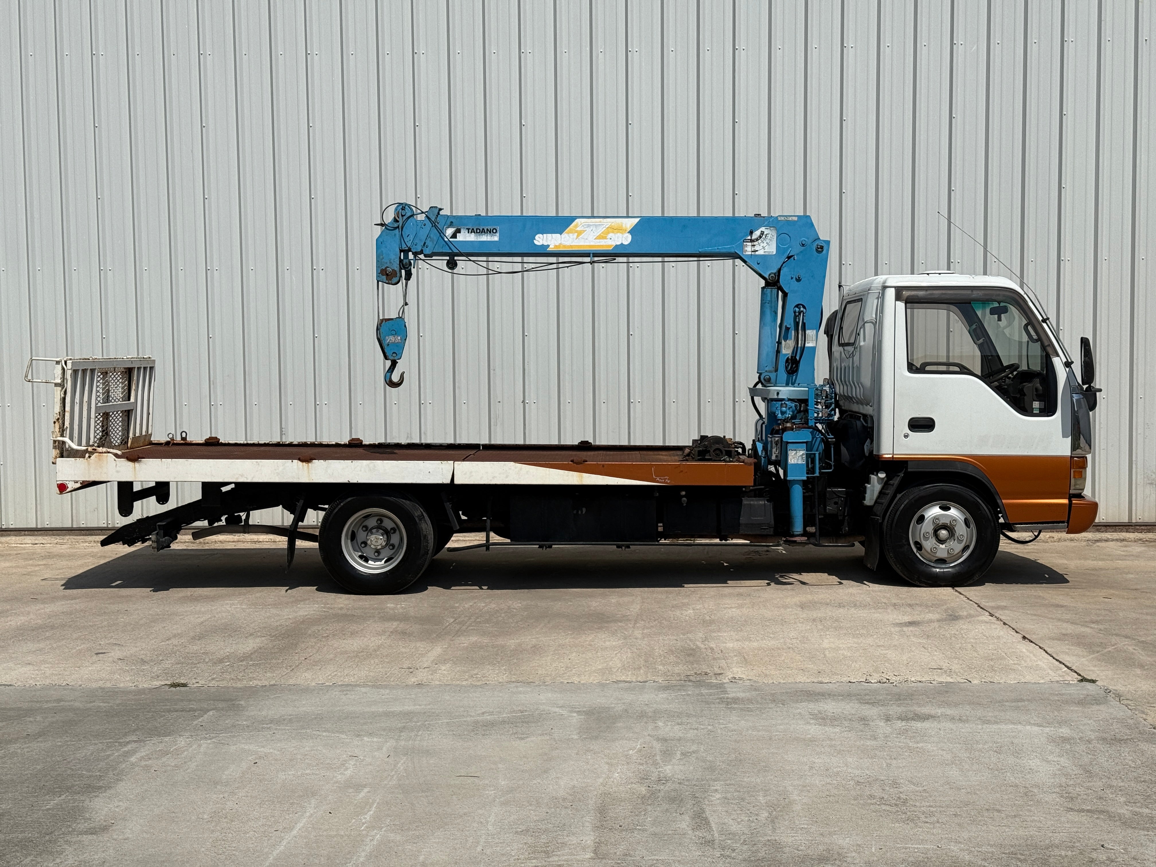 1998 Isuzu Elf Rollback Flatbed w/Crane