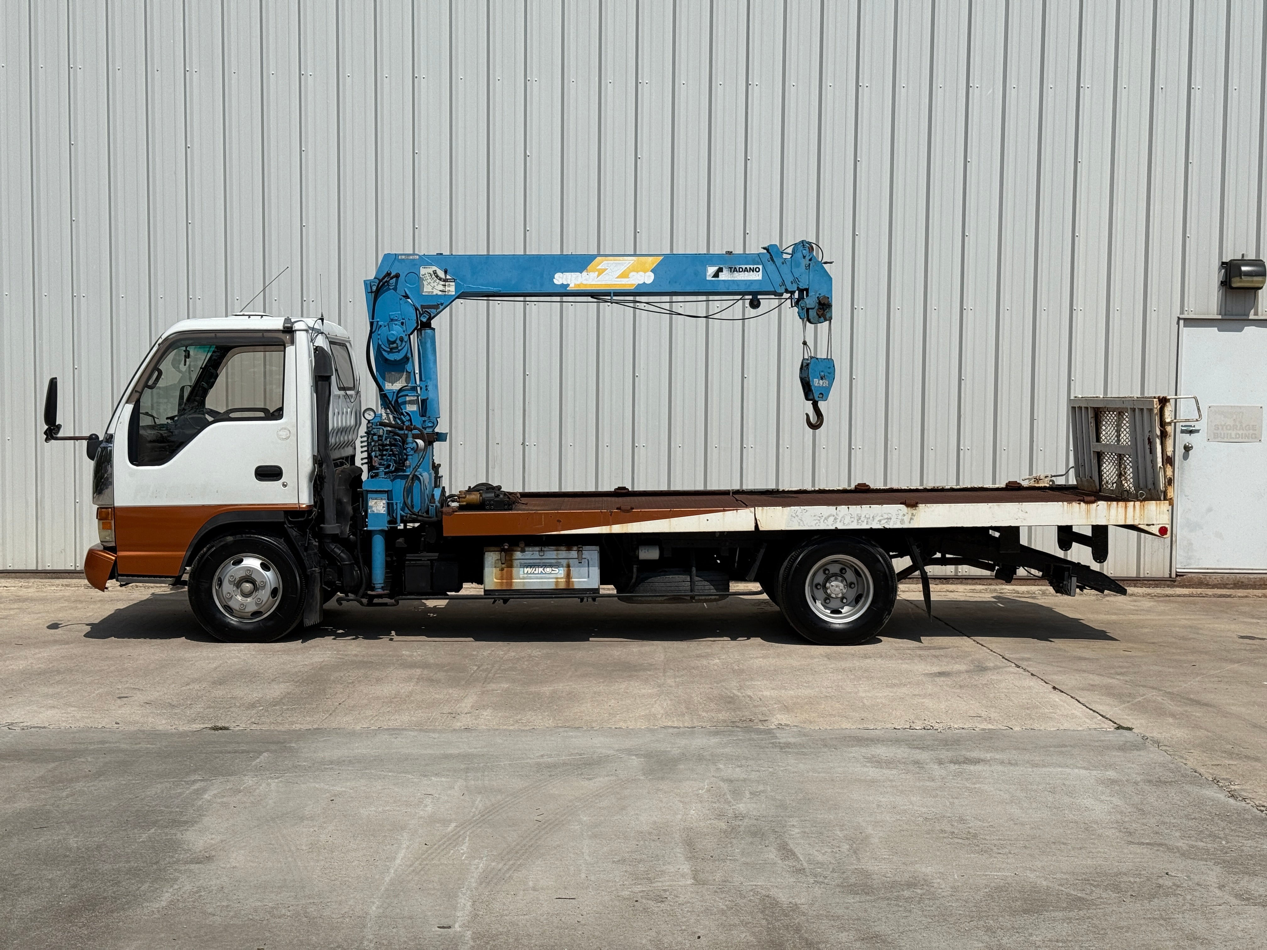 1998 Isuzu Elf Rollback Flatbed w/Crane