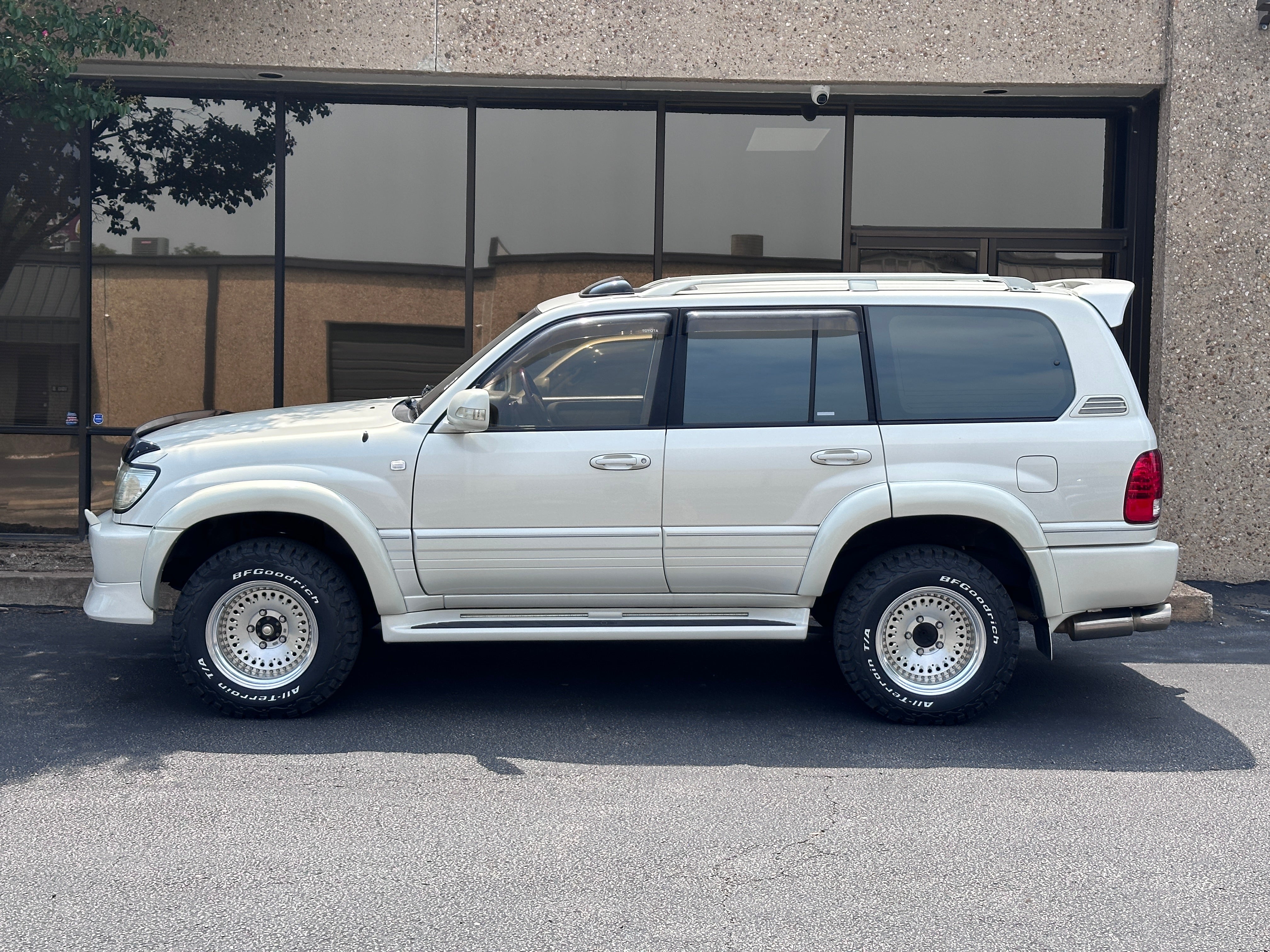 1998 Toyota Land Cruiser UZJ100