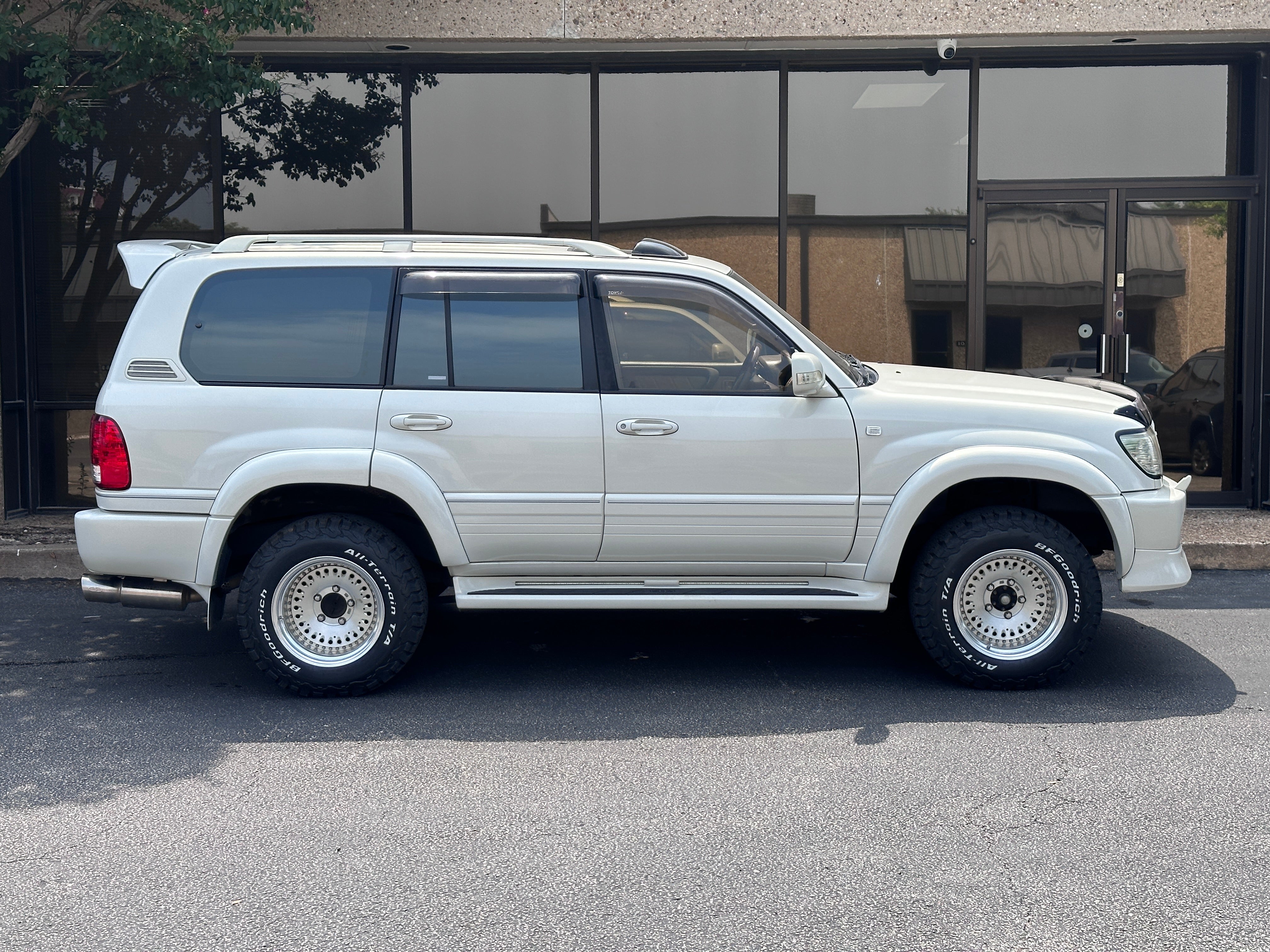 1998 Toyota Land Cruiser UZJ100
