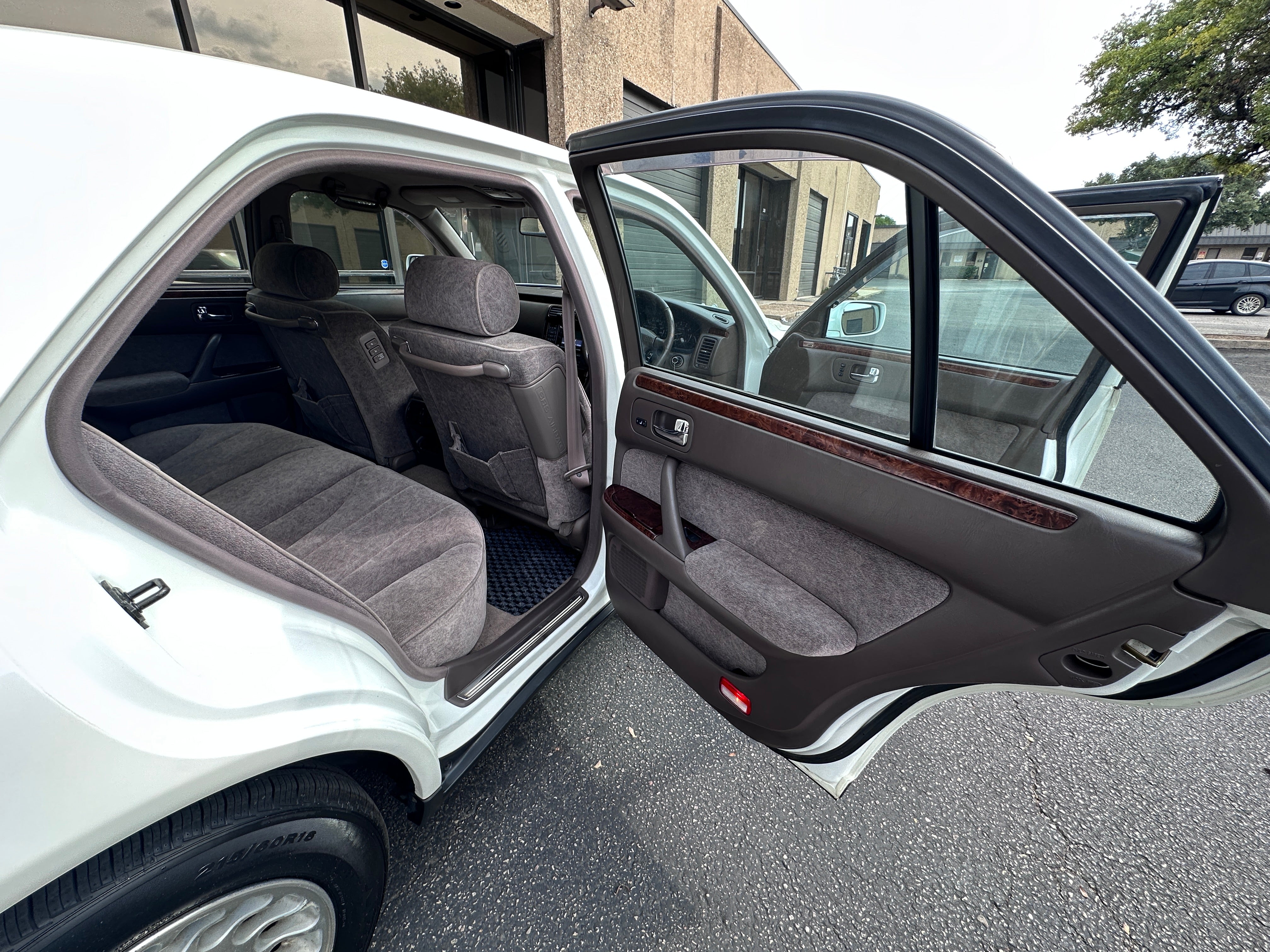 1997 Nissan Cima V8
