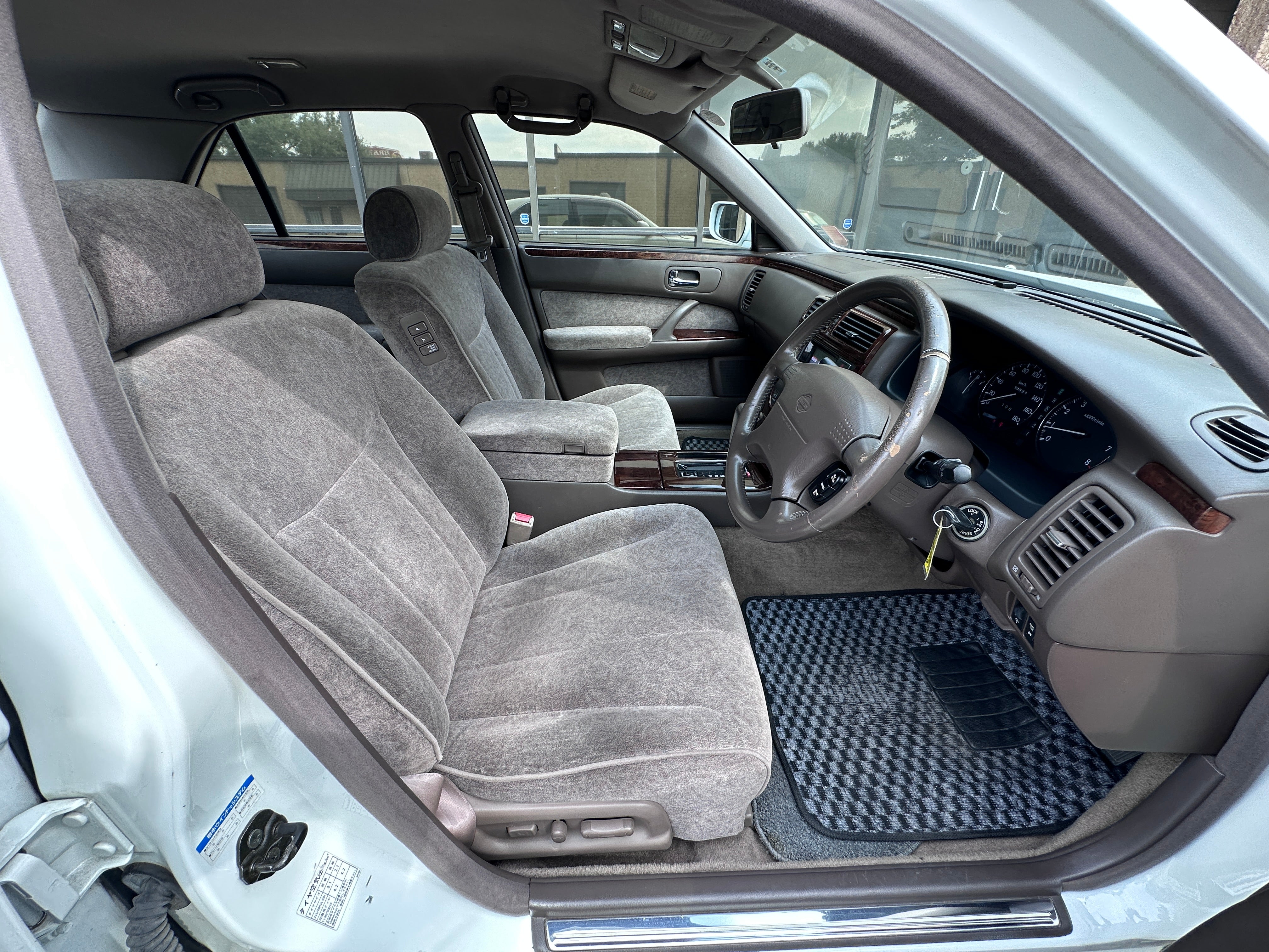 1997 Nissan Cima V8