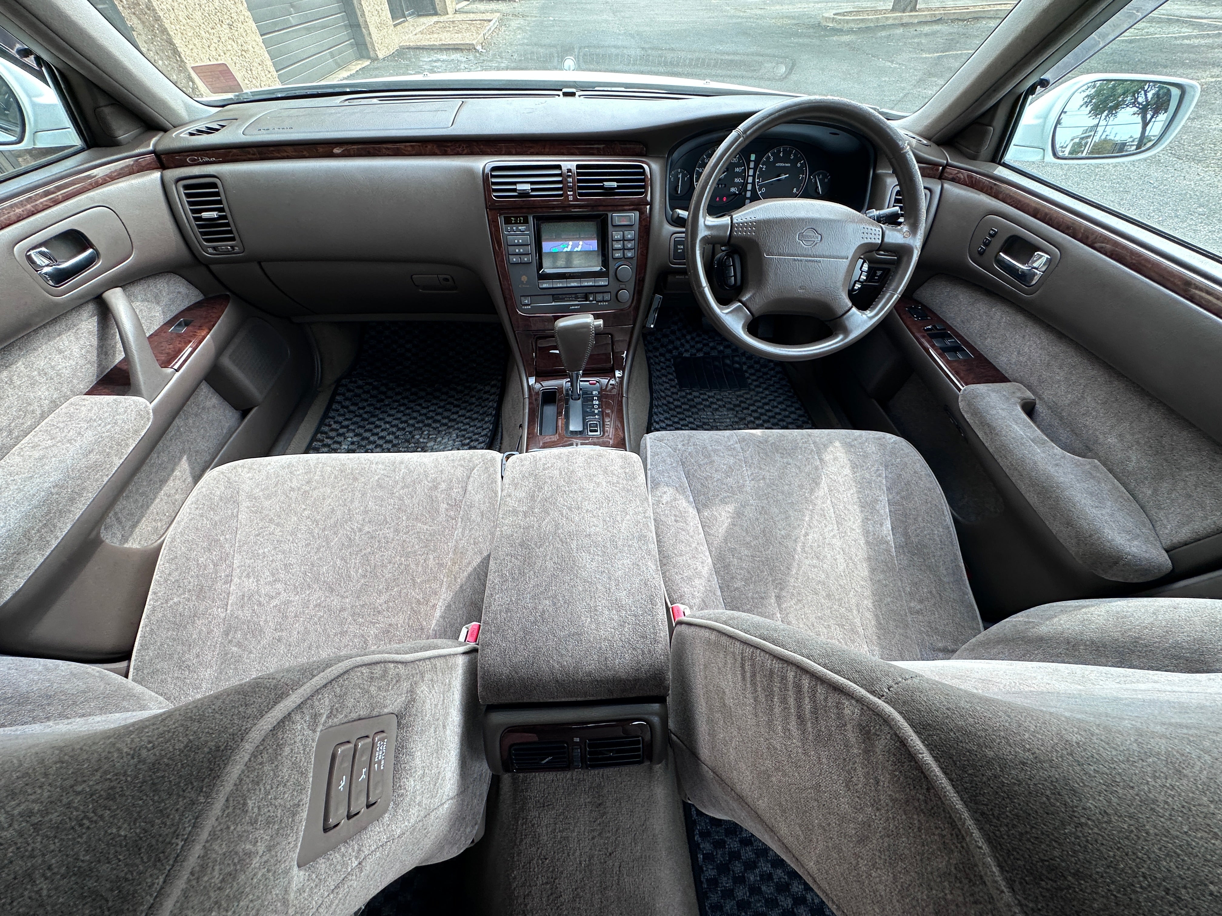 1997 Nissan Cima V8