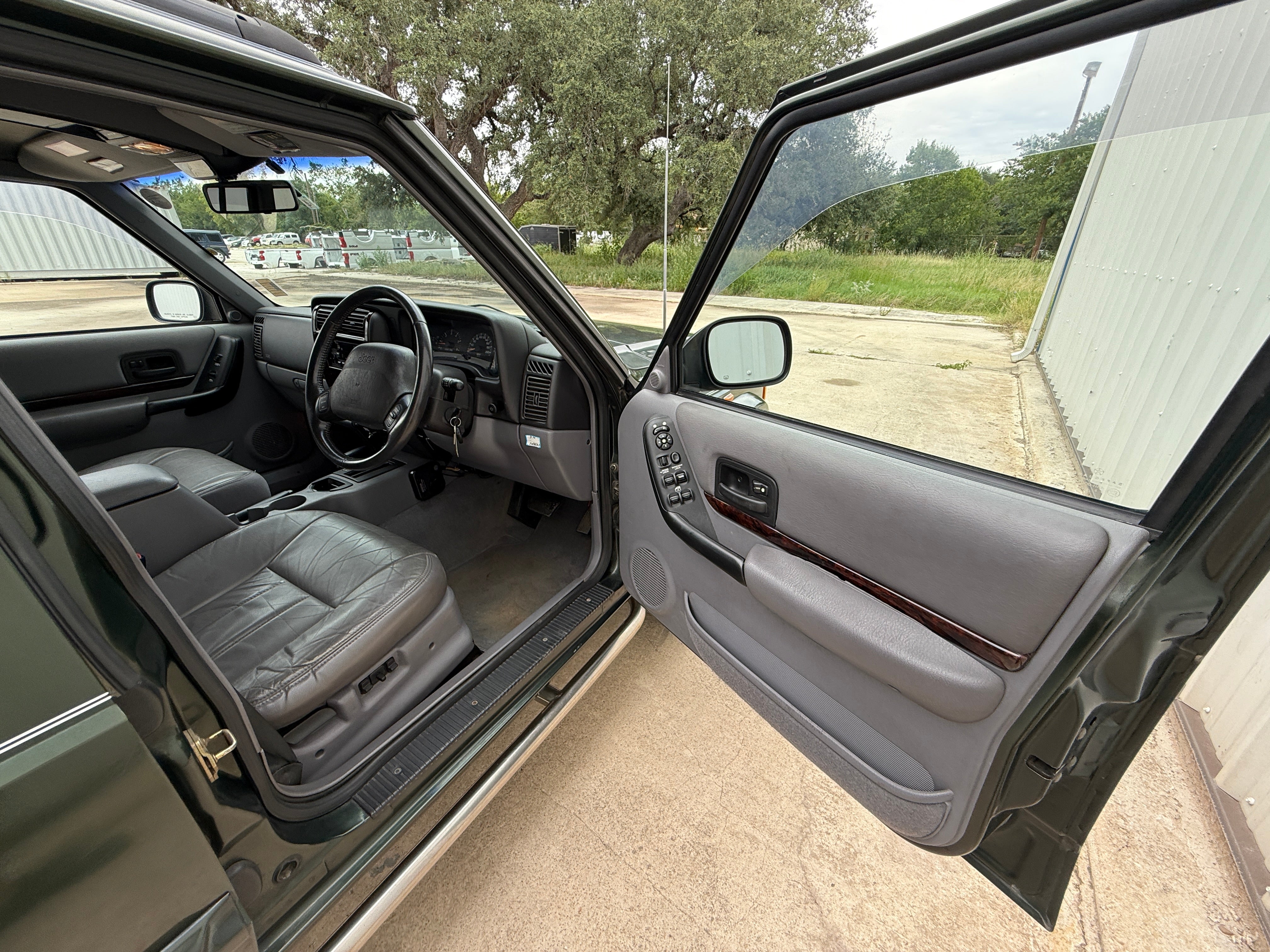 1997 Jeep Cherokee 4x4 4.0L  Stk#13074