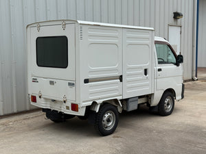 1999 Daihatsu Hijet 4WD Box Truck Stk#13105