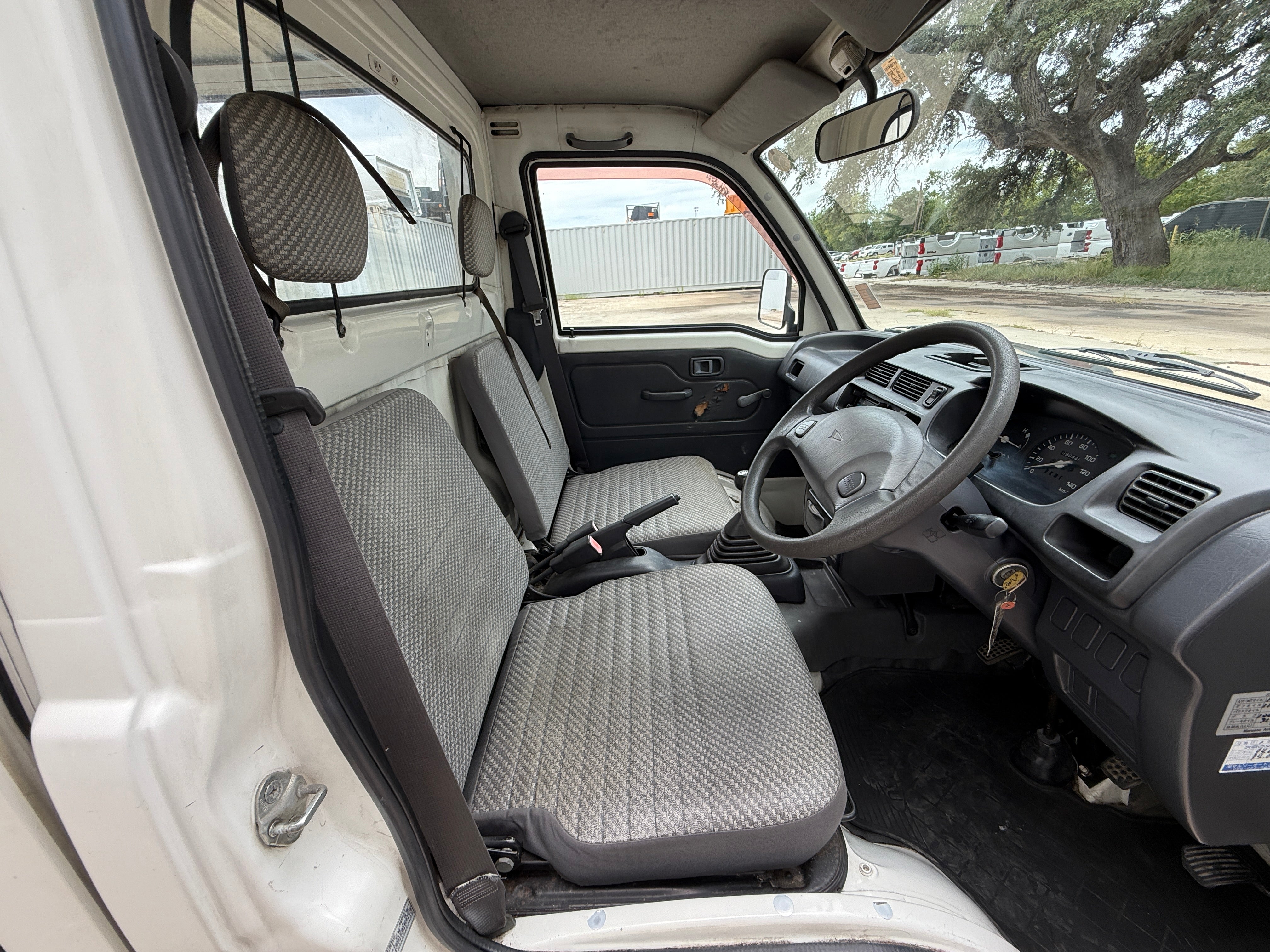 1999 Daihatsu Hijet 4WD Box Truck Stk#13105