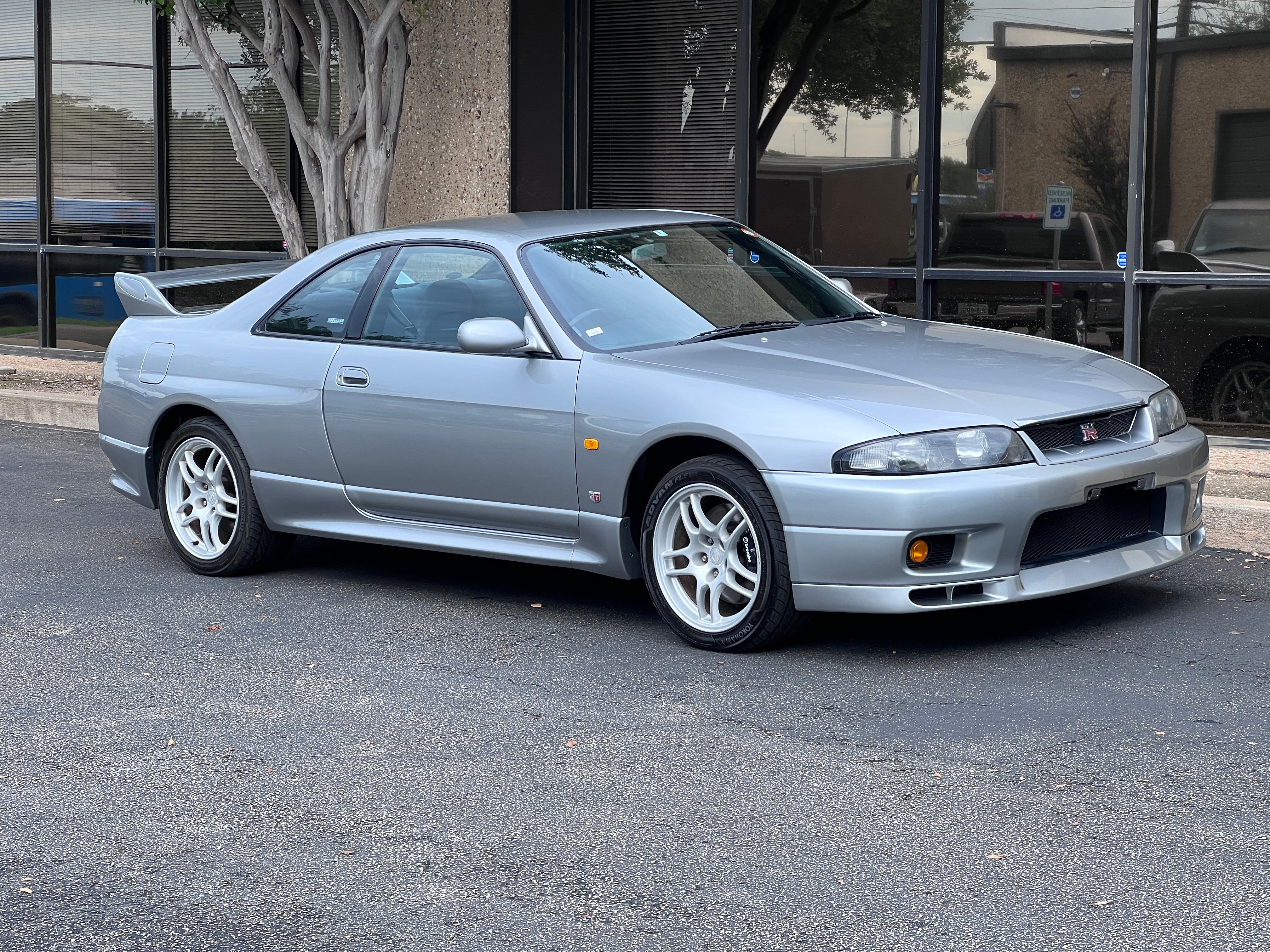 Nissan Syline GT-R GTR V-Spec R33
