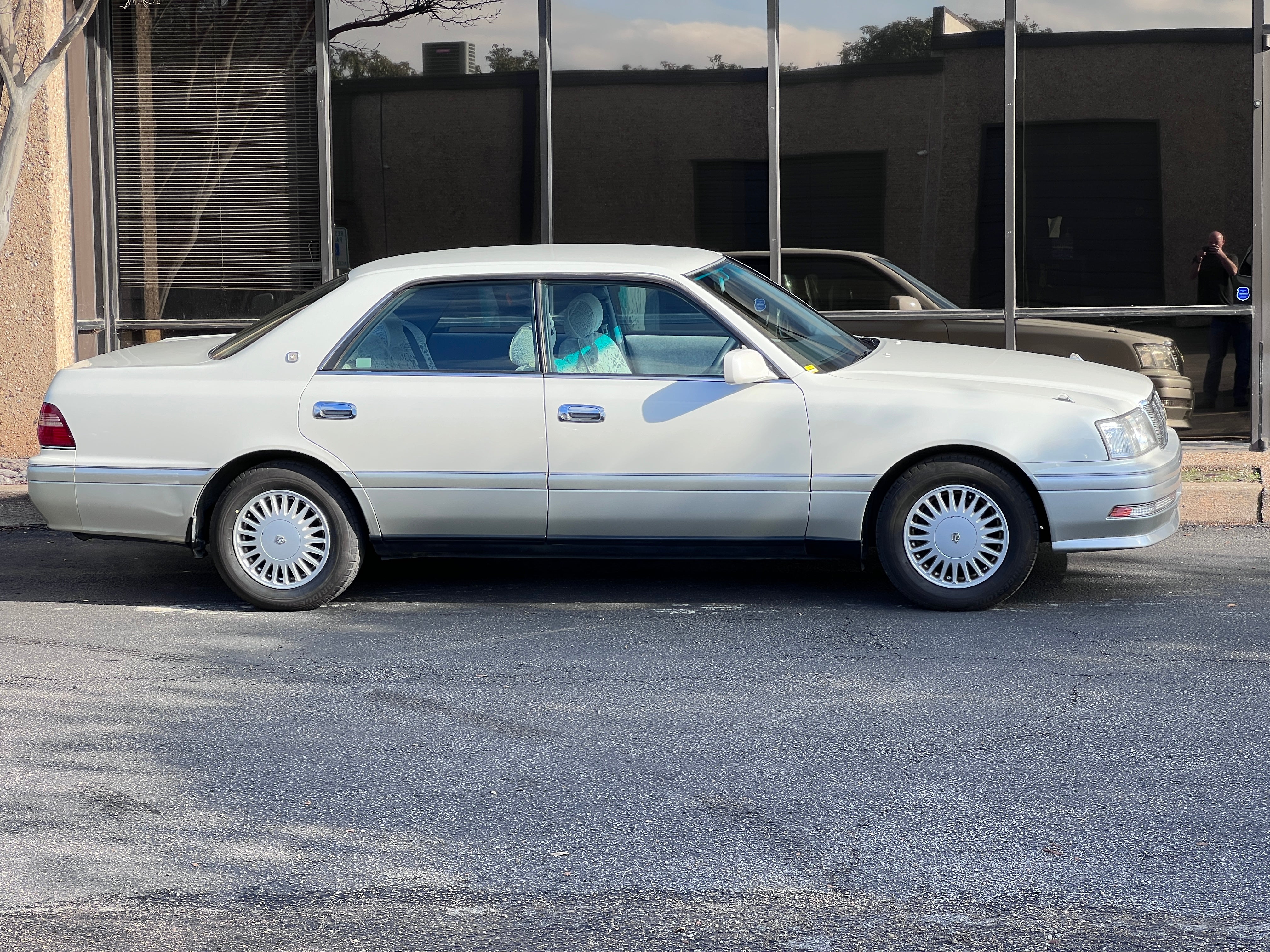 Toyota Crown Royal Saloon