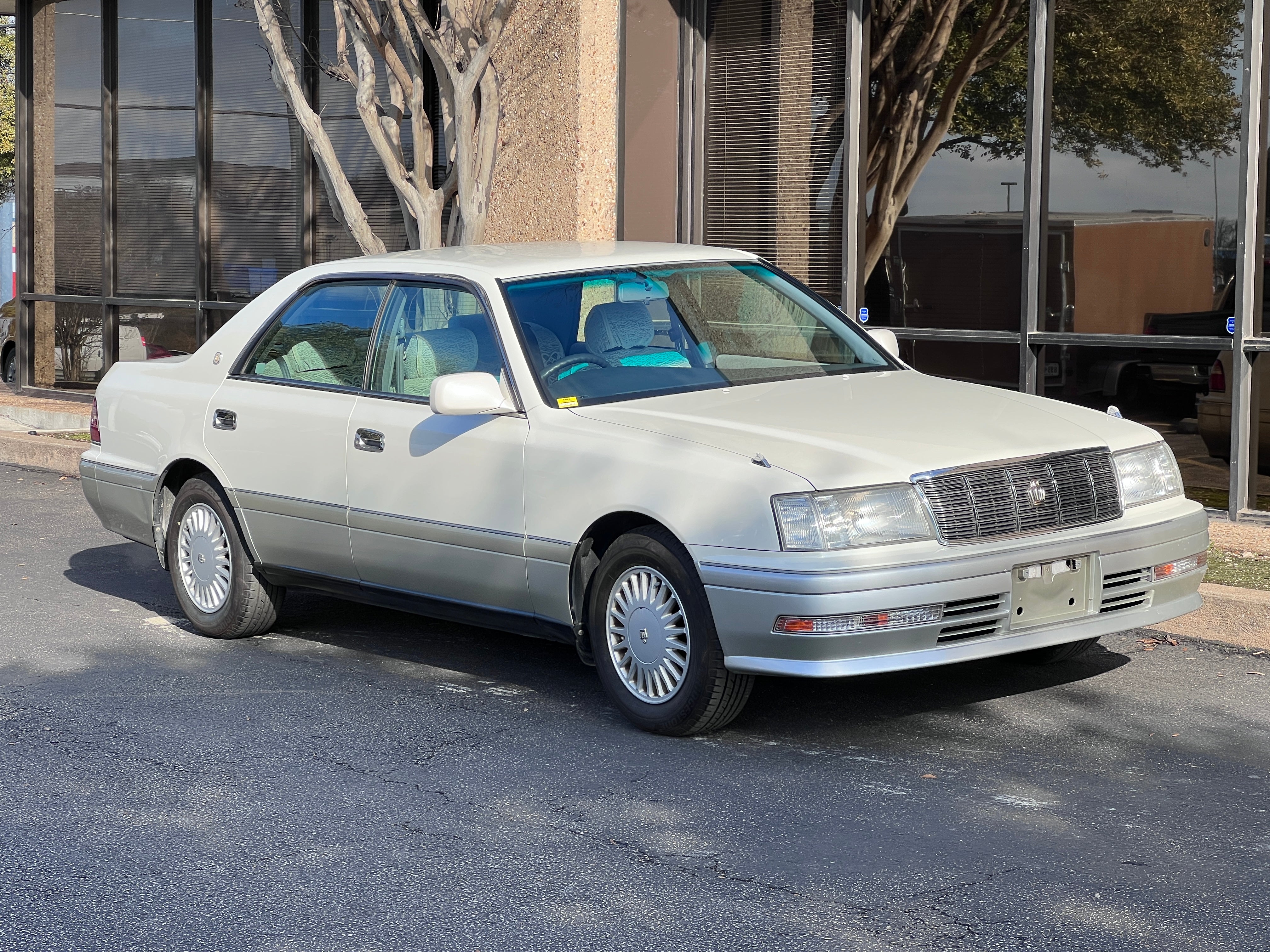 Toyota Crown Royal Saloon