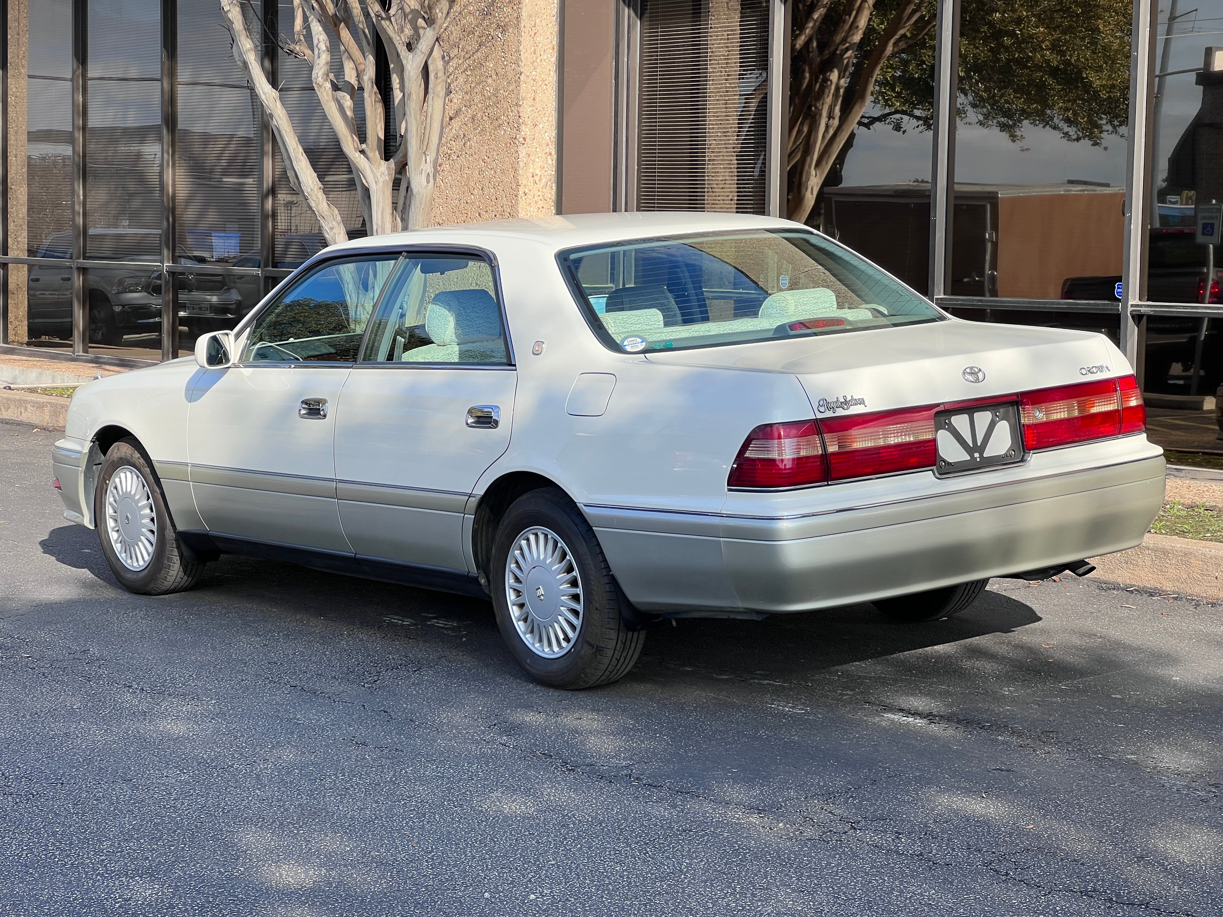 Toyota Crown Royal Saloon