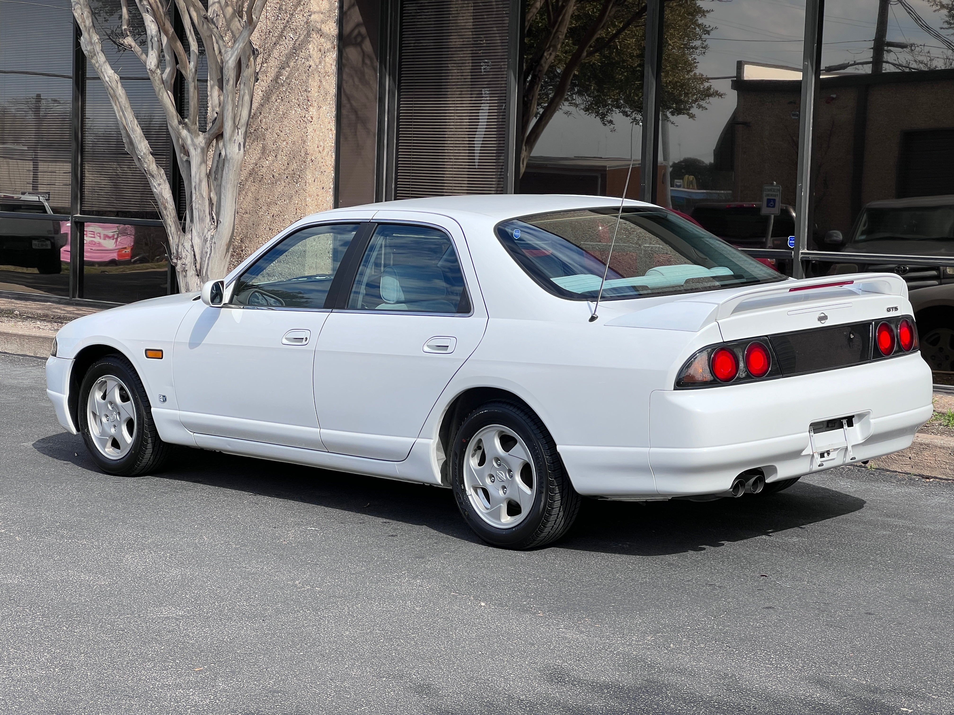 Nissan Skyline GTS R33 Sedan
