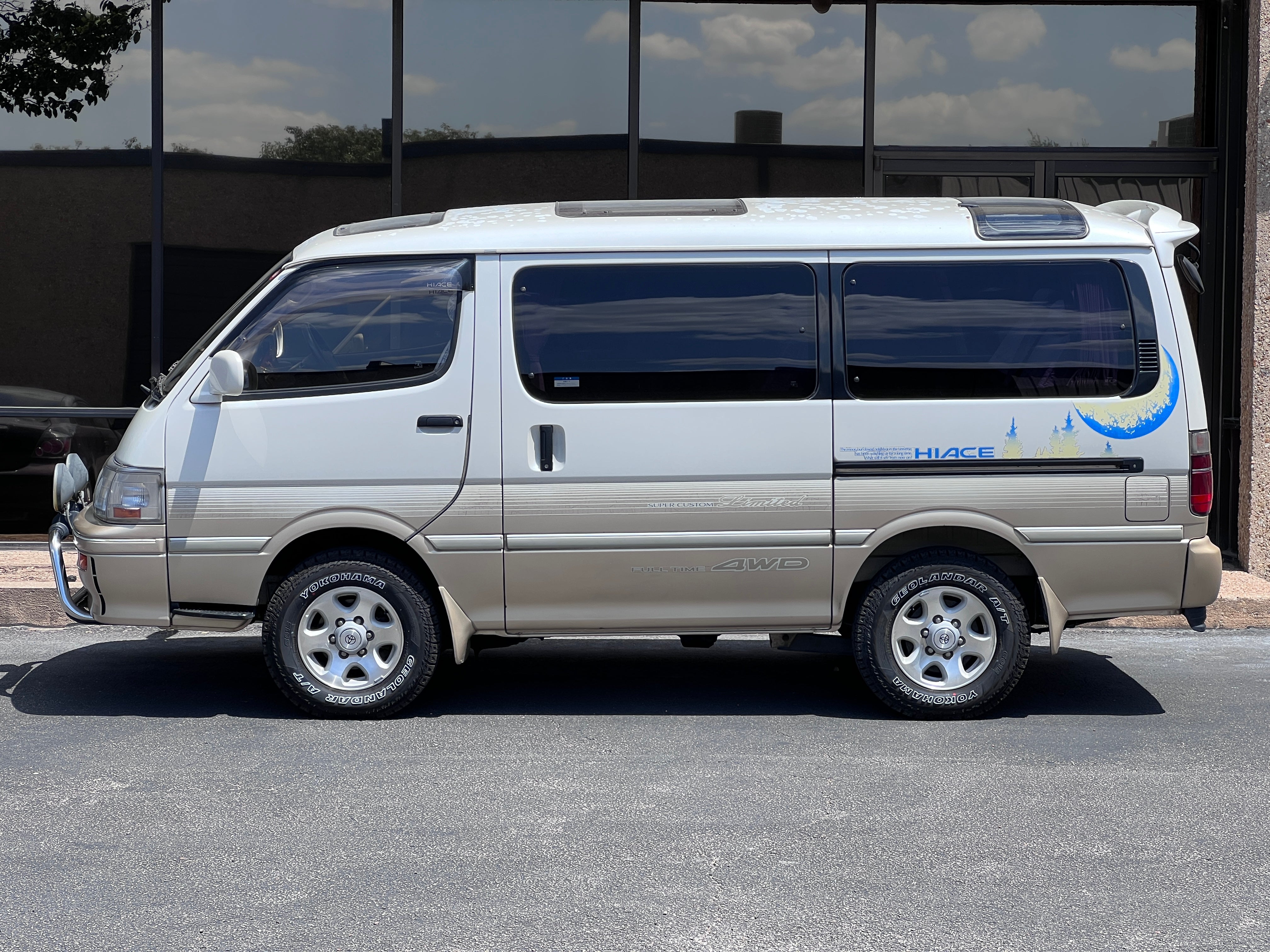 Toyota Hiace Super Custom Limited Diesel 4x4