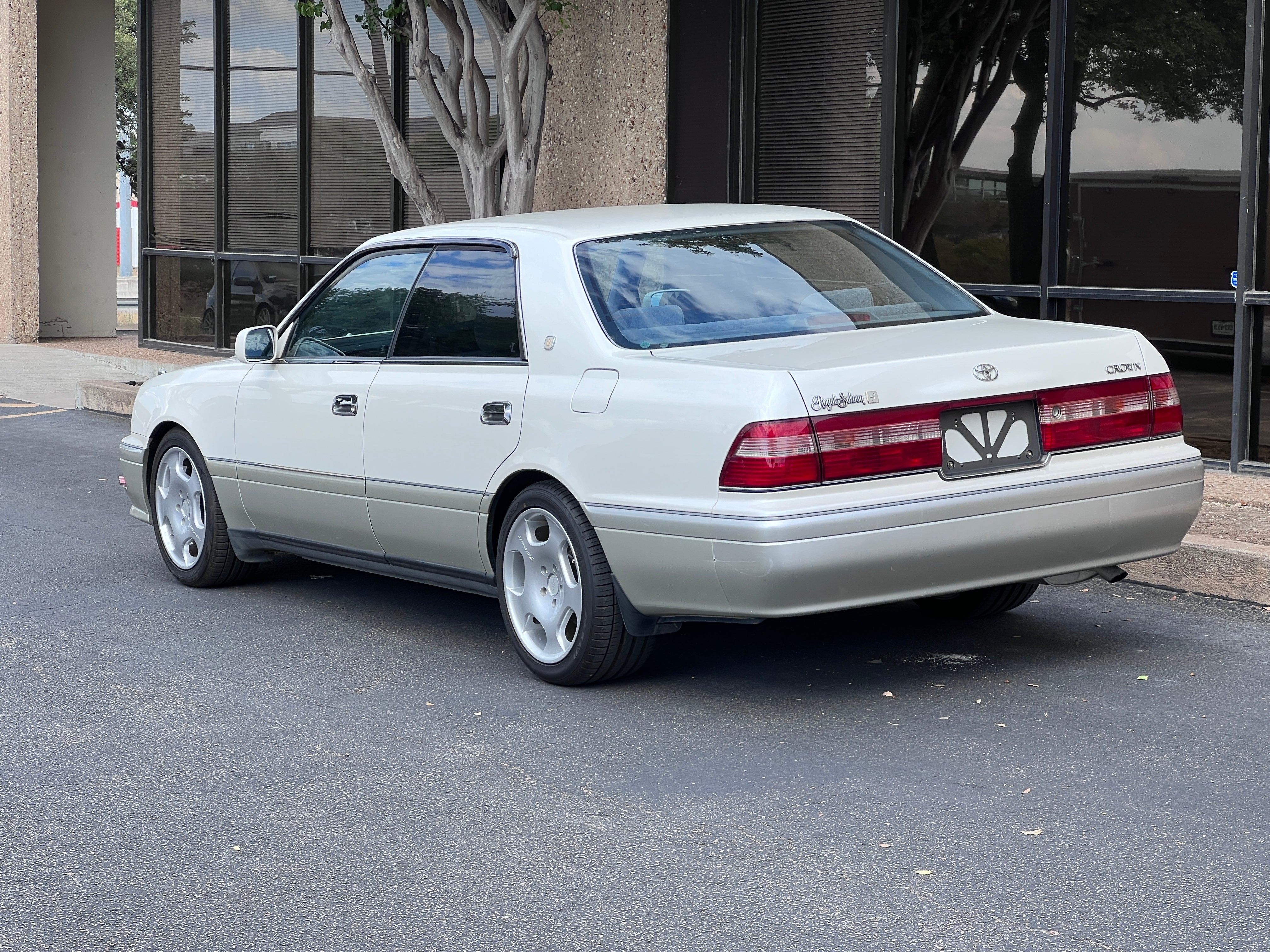 1995 Toyota Crown Royal Saloon