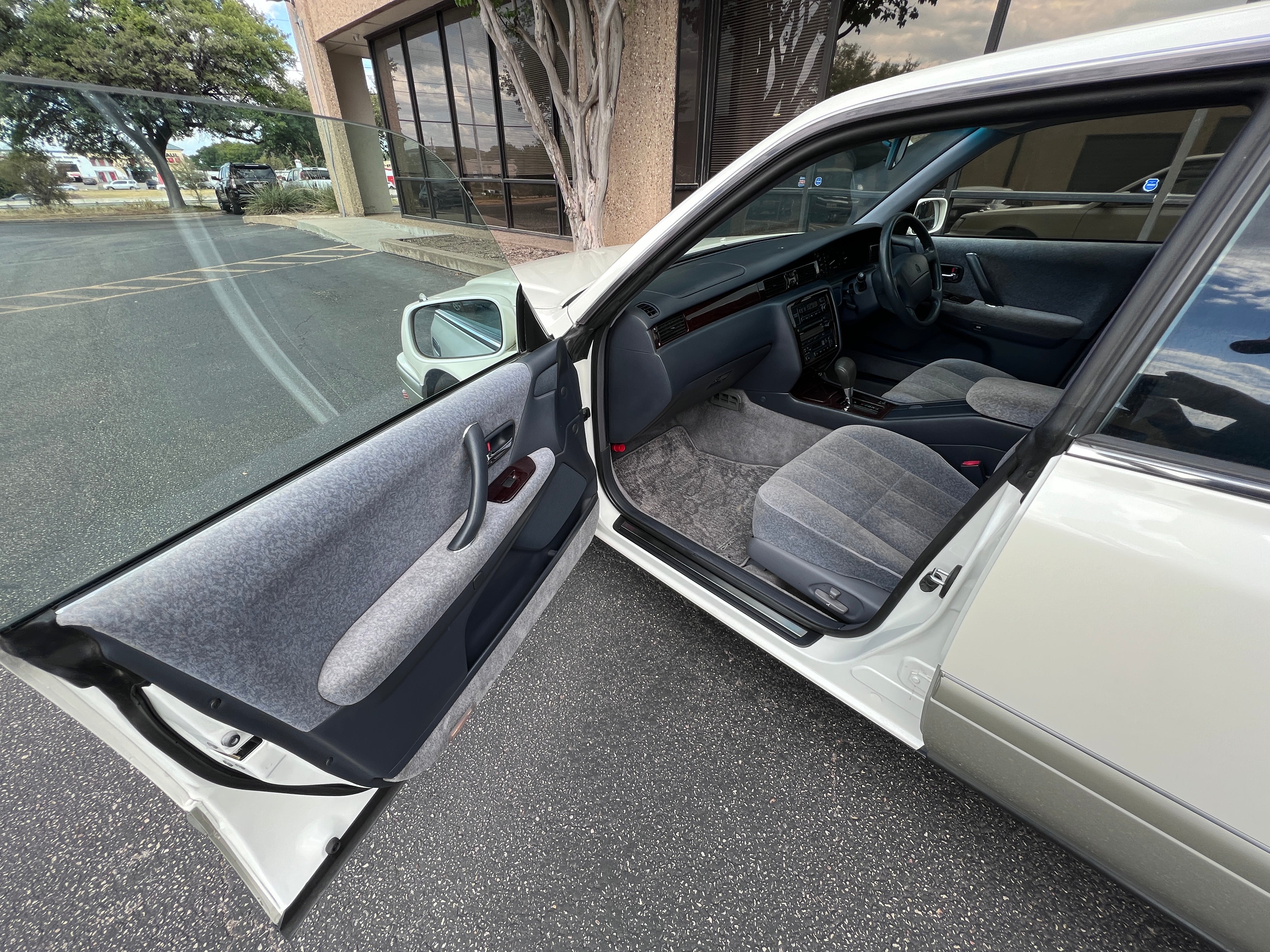 1995 Toyota Crown Royal Saloon